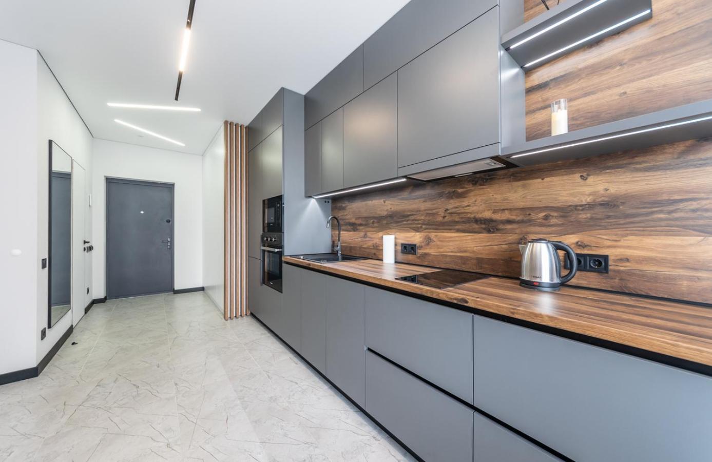Апартаменти Метро Вирлиця Kyiv Exterior photo