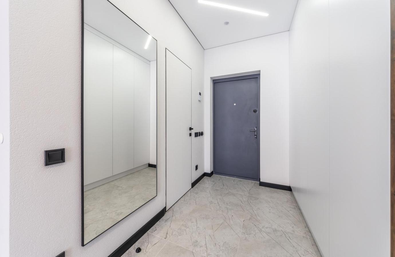 Апартаменти Метро Вирлиця Kyiv Exterior photo