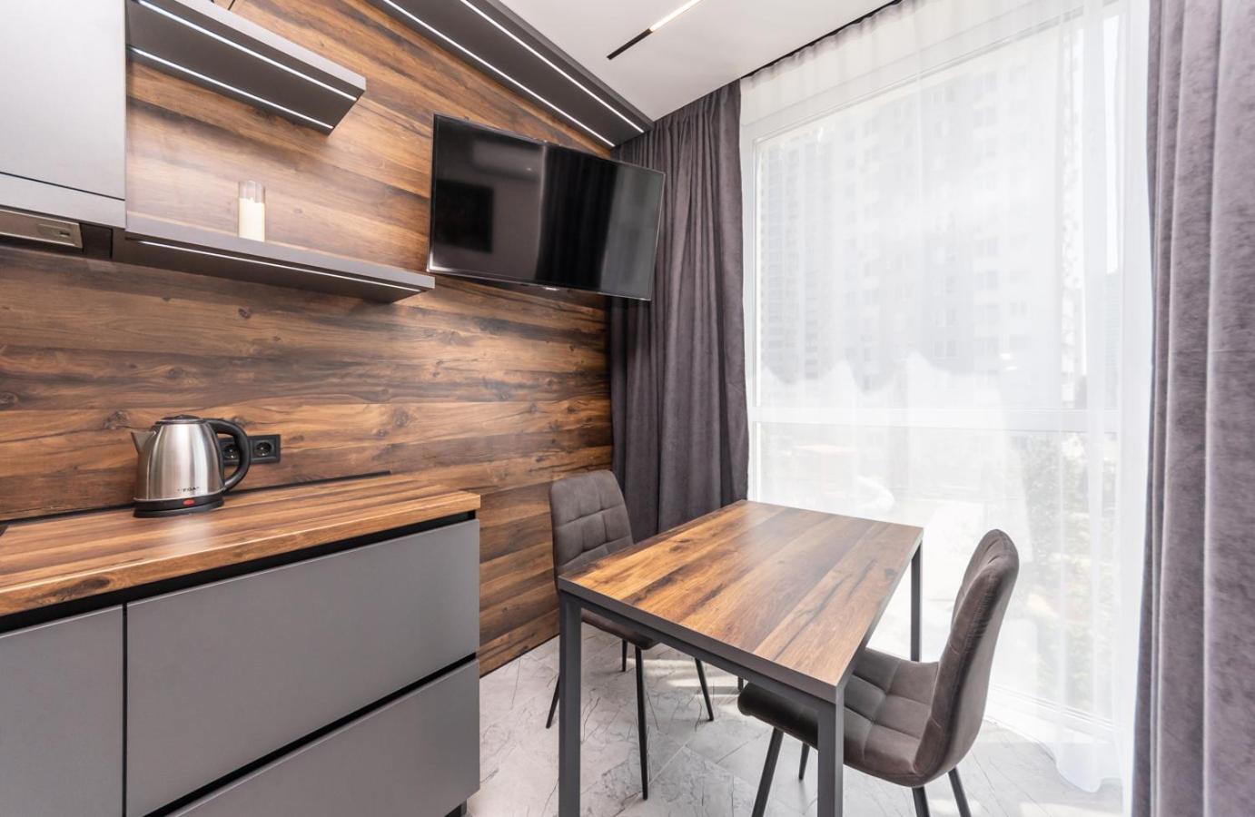Апартаменти Метро Вирлиця Kyiv Exterior photo
